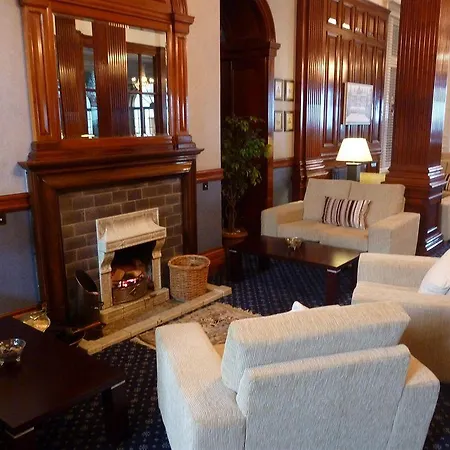 Victoria Hotel 3*