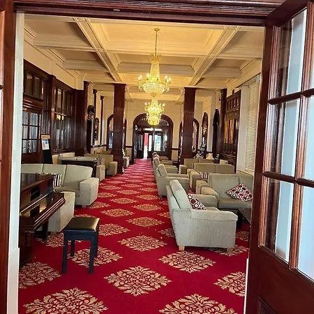 Victoria Hotel 3*