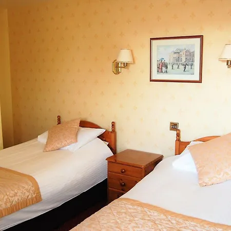 Victoria Hotel 3*